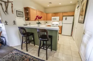 Photo #6: 2338717 Listing 