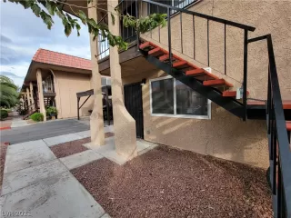 Photo #2: 2338719 Listing 