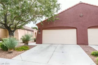 Photo #3: 2338726 Listing