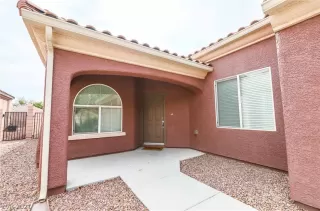 Photo #4: 2338726 Listing