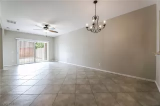 Photo #5: 2338726 Listing