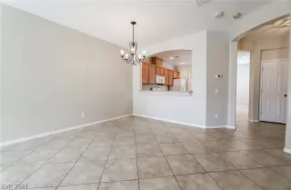 Photo #6: 2338726 Listing