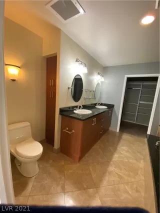 Photo #6: 2338734 Listing