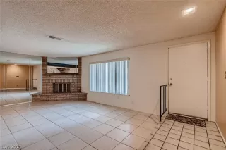 Photo #2: 2338758 Listing