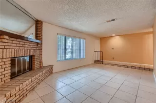 Photo #4: 2338758 Listing