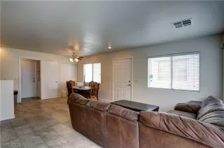 Photo #1: 2338761 Listing 