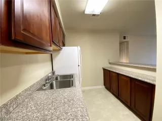 Photo #4: 2338780 Listing 