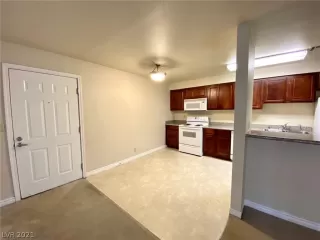 Photo #5: 2338780 Listing 