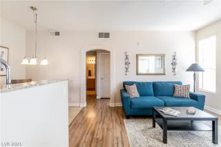 Photo #2: 2338795 Listing 