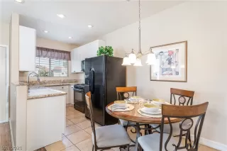 Photo #4: 2338795 Listing 