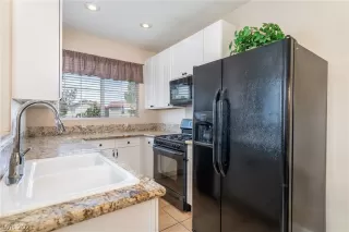 Photo #5: 2338795 Listing 