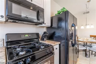 Photo #6: 2338795 Listing 