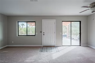 Photo #4: 2338802 Listing