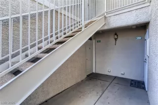 Photo #2: 2338804 Listing 