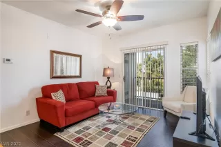 Photo #3: 2338821 Listing 