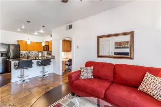 Photo #4: 2338821 Listing 