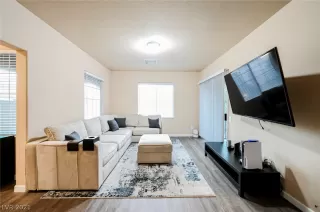 Photo #2: 2339844 Listing 