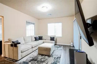 Photo #3: 2339844 Listing 