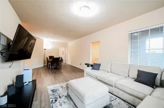 Photo #4: 2339844 Listing 