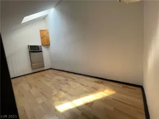 Photo #2: 2339848 Listing