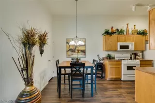 Photo #2: 2339859 Listing