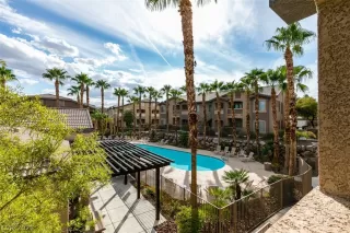 Photo #4: 2339859 Listing