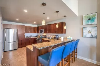 Photo #4: 2339868 Listing 