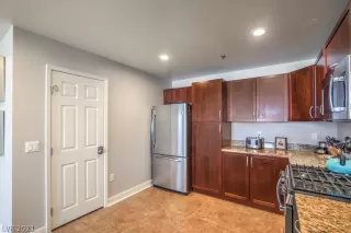 Photo #6: 2339868 Listing 