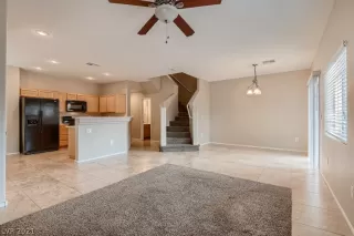 Photo #3: 2339875 Listing