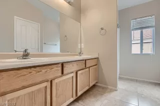 Photo #6: 2339875 Listing