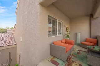 Photo #2: 2339879 Listing