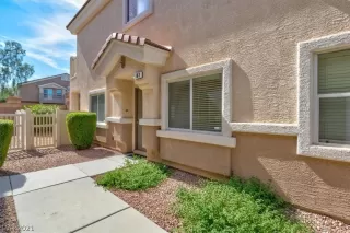 Photo #3: 2339888 Listing