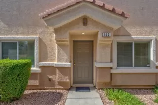 Photo #4: 2339888 Listing