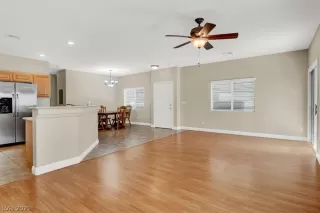 Photo #6: 2339888 Listing