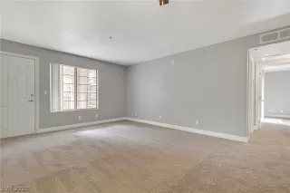 Photo #3: 2339916 Listing