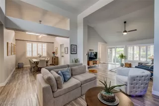 Photo #1: 2339919 Listing 