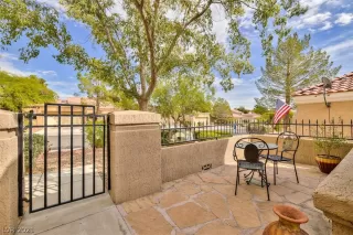 Photo #6: 2339919 Listing 