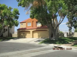 Photo #1: 2339941 Listing 