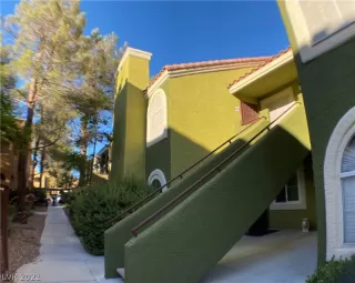 Photo #5: 2339945 Listing