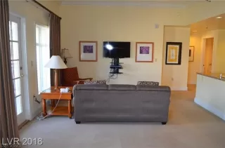 Photo #4: 2339954 Listing