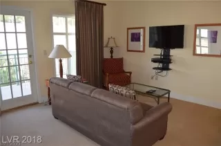 Photo #6: 2339954 Listing