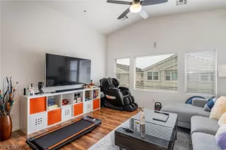 Photo #3: 2339957 Listing 