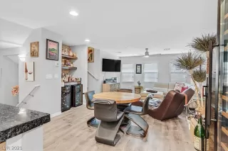 Photo #2: 2339959 Listing