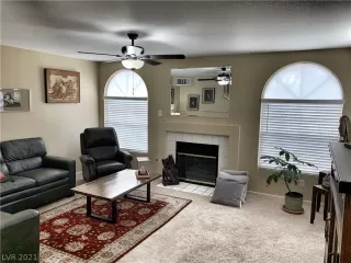 Photo #5: 2339987 Listing