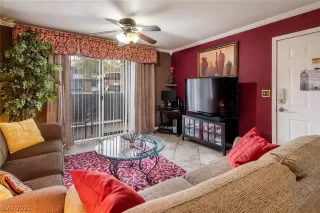 Photo #4: 2339989 Listing