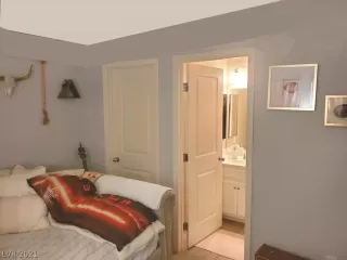 Photo #3: 2339990 Listing