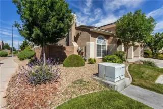 Photo #1: 2340048 Listing