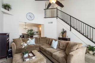 Photo #2: 2340048 Listing