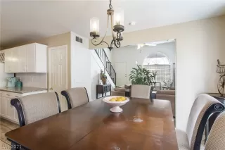 Photo #6: 2340048 Listing