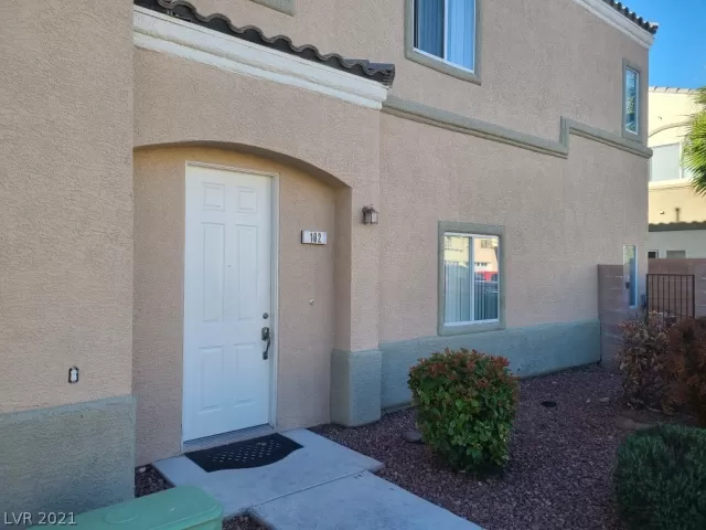 MLS: 2340053 Condo For Sale